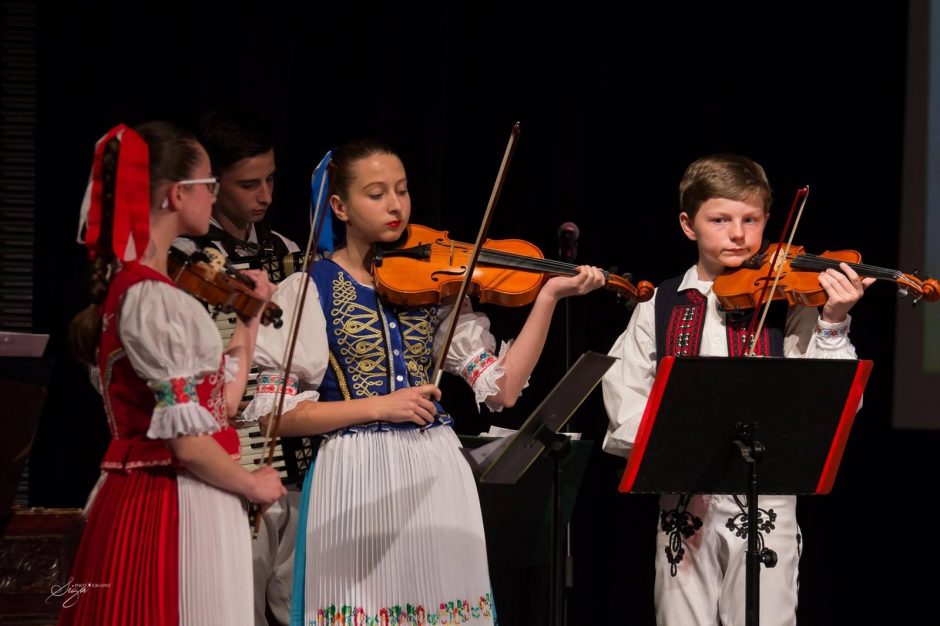 Folkloro festivalis „Aš pasiejau vėina popā“ džiugino gausiu derliumi