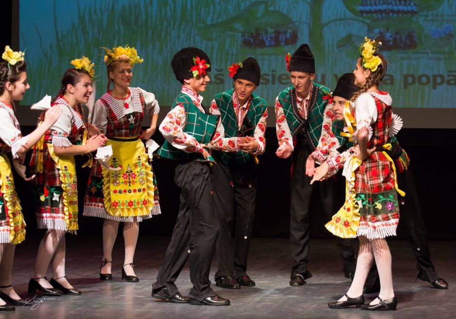 Folkloro festivalis „Aš pasiejau vėina popā“ džiugino gausiu derliumi