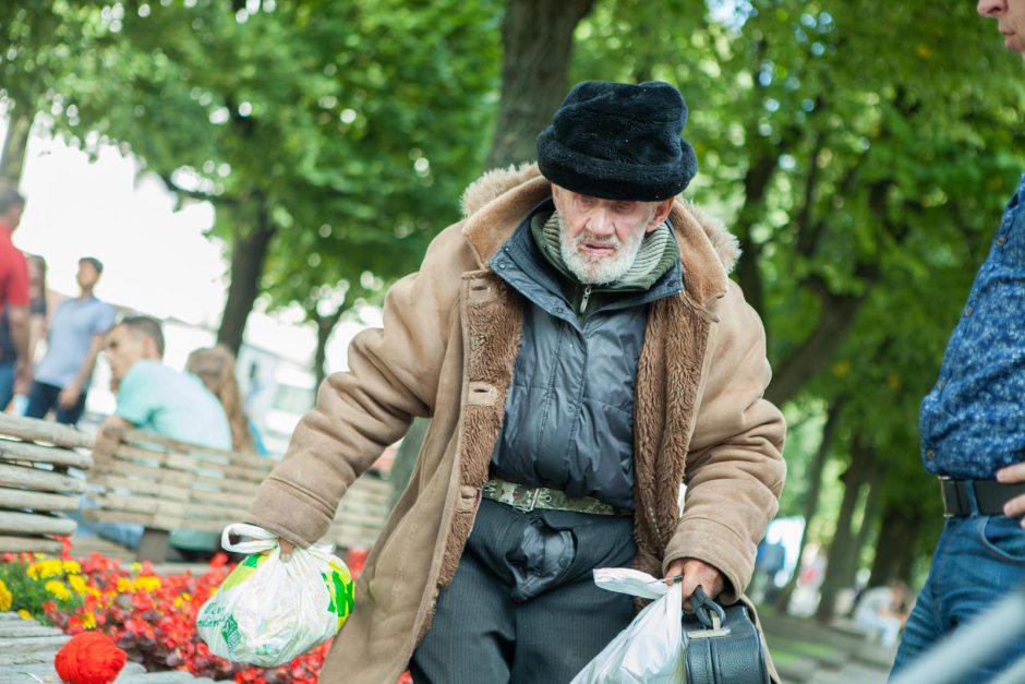 Kam rūpi senolis ant Laisvės alėjos suolelio? 