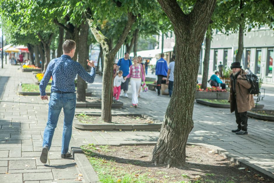 Kam rūpi senolis ant Laisvės alėjos suolelio? 