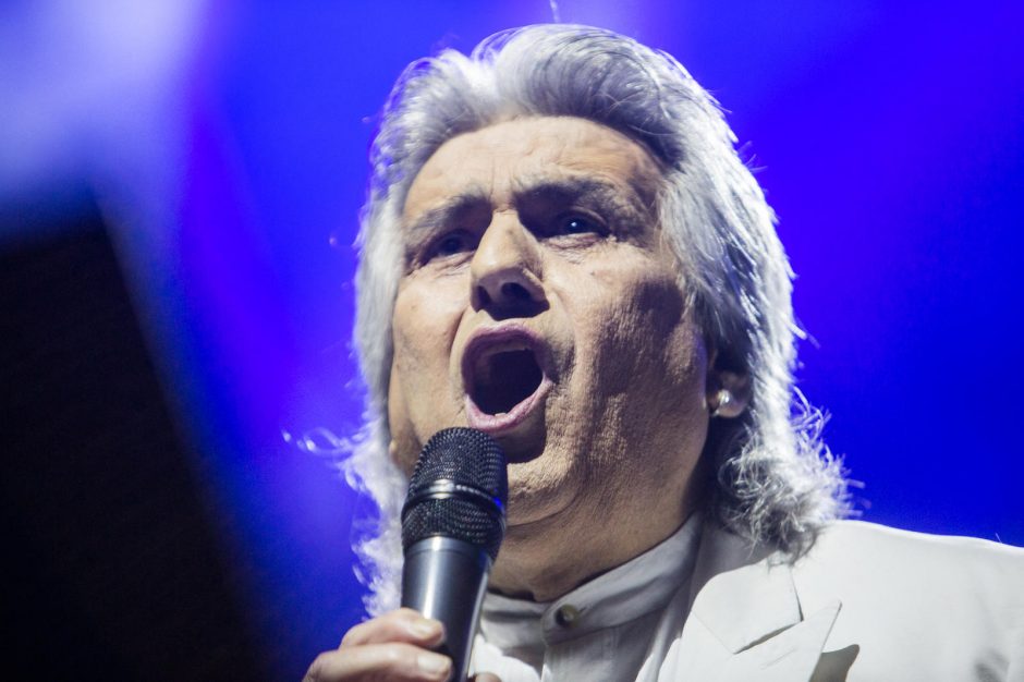 Italų legenda T. Cutugno Kaune užtraukė „Tris milijonus“