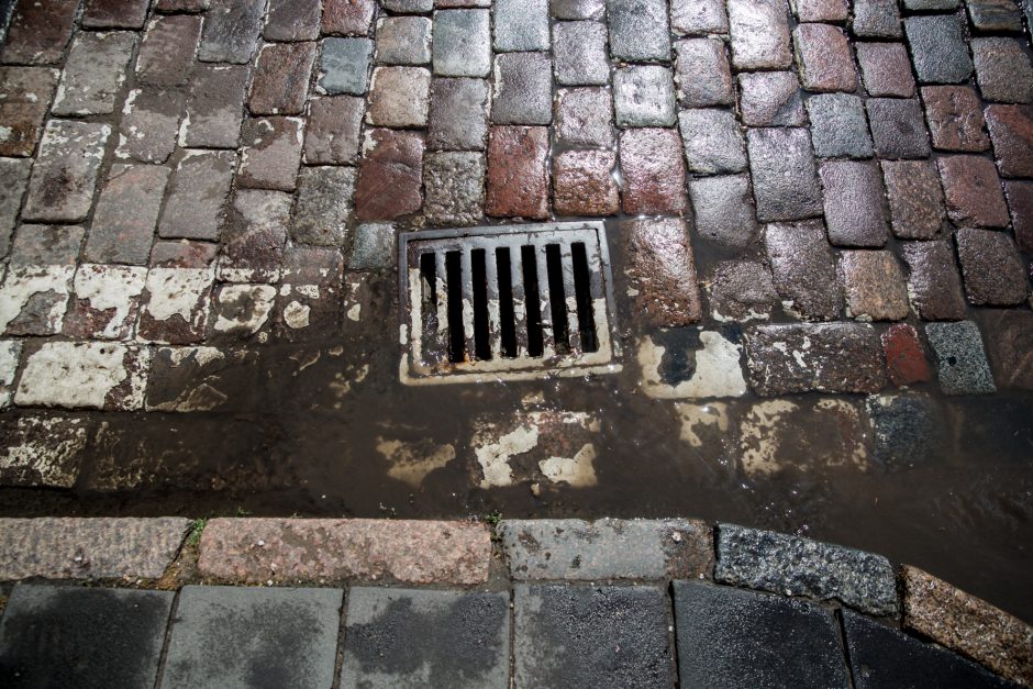 Kauną užtvindė liūtis: skendo pagrindinės gatvės