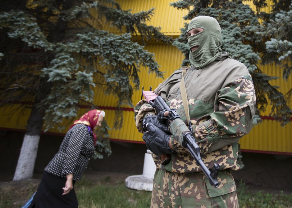 Trys Rusijos tankai įvažiavo į Ukrainą, sulaikytas Mariupolio liaudies meras