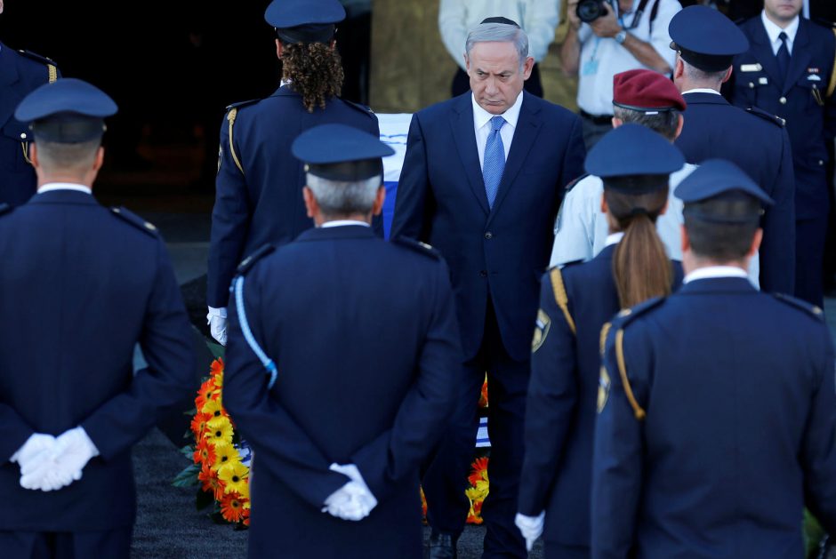 Izraelis į paskutinė kelionę palydi buvusį prezidentą