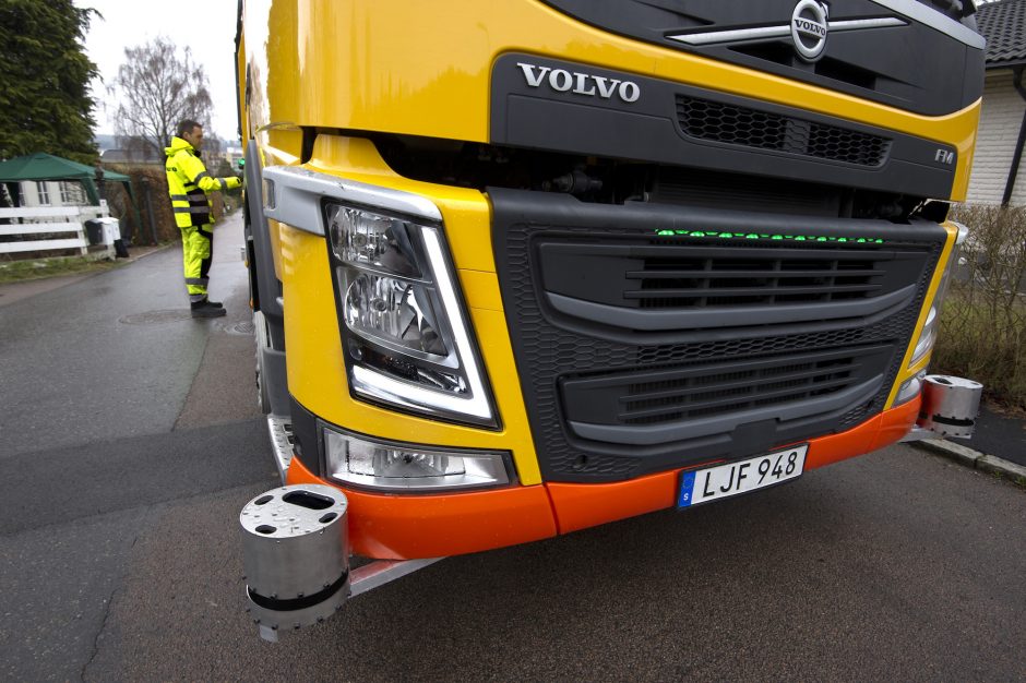 „Volvo Trucks“ ir „Renova“ išbando autonominį šiukšliavežį 