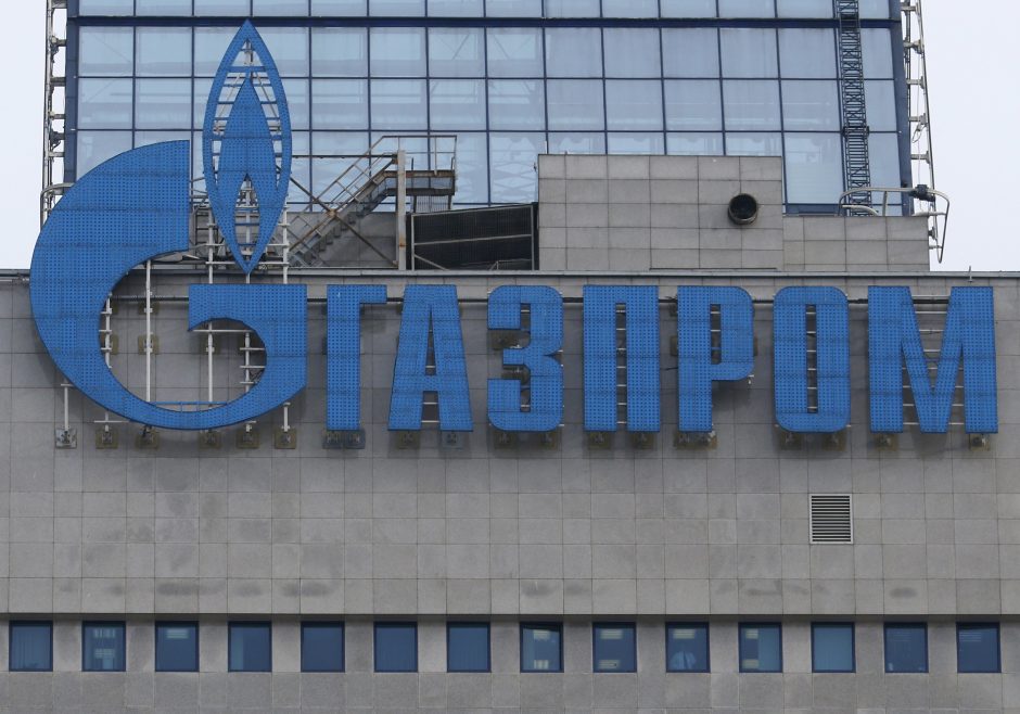 Lietuva toliau bylinėsis su „Gazprom“ dėl permokos už dujas