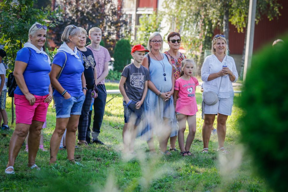 Paupių žmonės drauge palydėjo vasarą