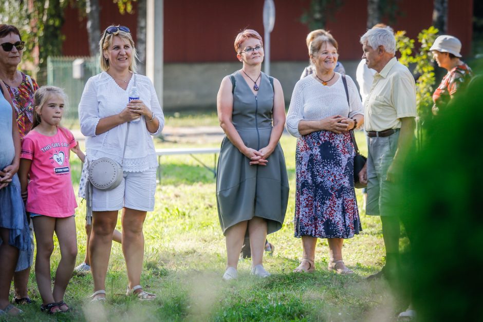 Paupių žmonės drauge palydėjo vasarą