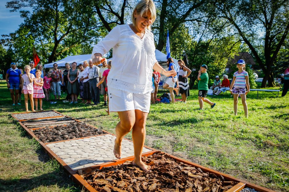 Paupių žmonės drauge palydėjo vasarą