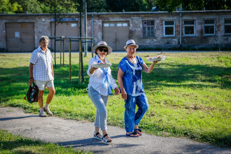 Paupių žmonės drauge palydėjo vasarą