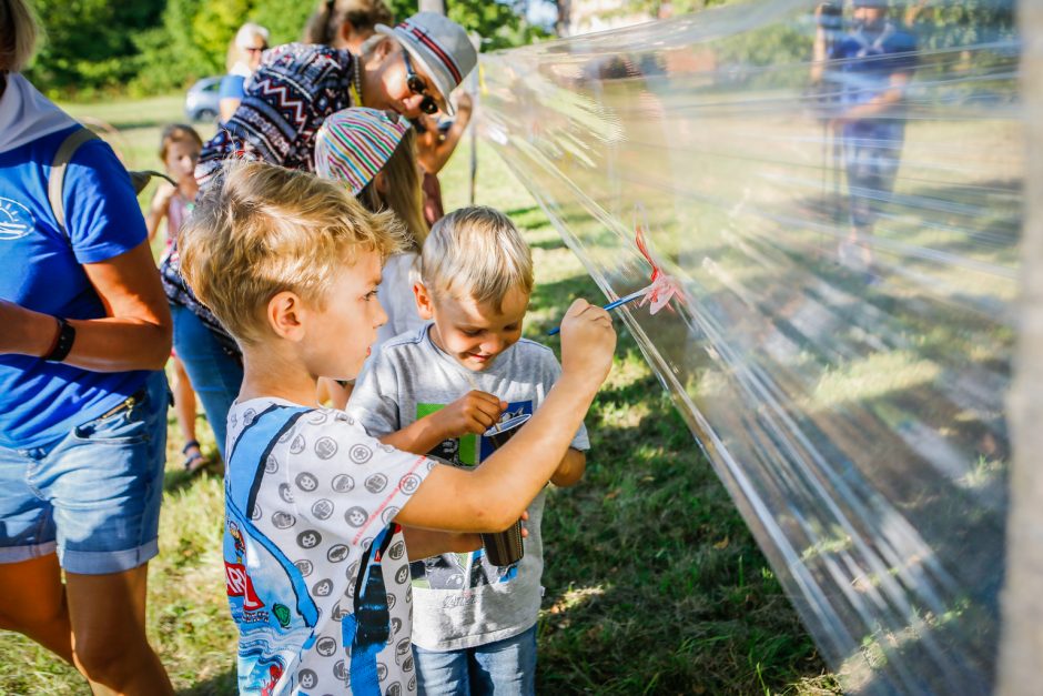 Paupių žmonės drauge palydėjo vasarą