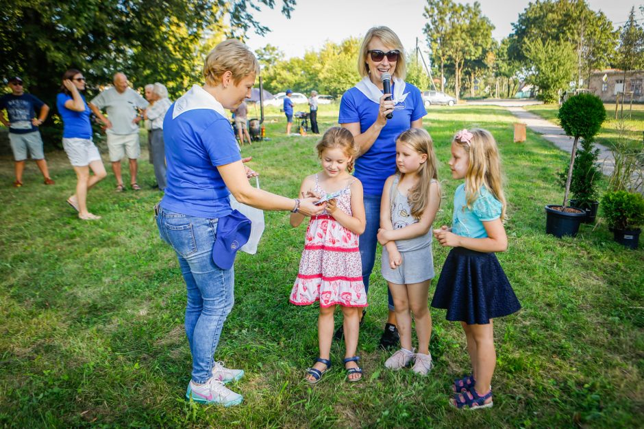 Paupių žmonės drauge palydėjo vasarą