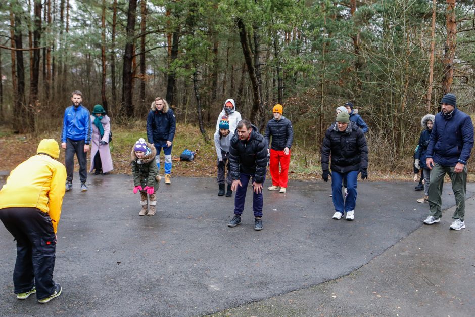 Sveikuoliai metus pradėjo audringoje jūroje