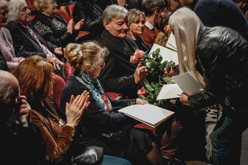 Teatro dieną – aplodismentai be spektaklio