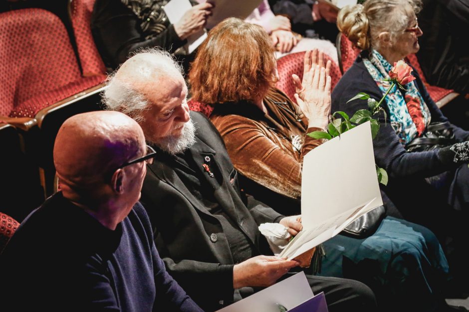 Teatro dieną – aplodismentai be spektaklio