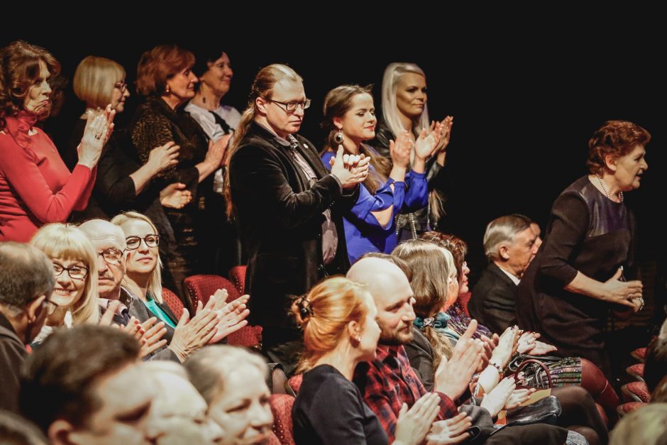 Teatro dieną – aplodismentai be spektaklio