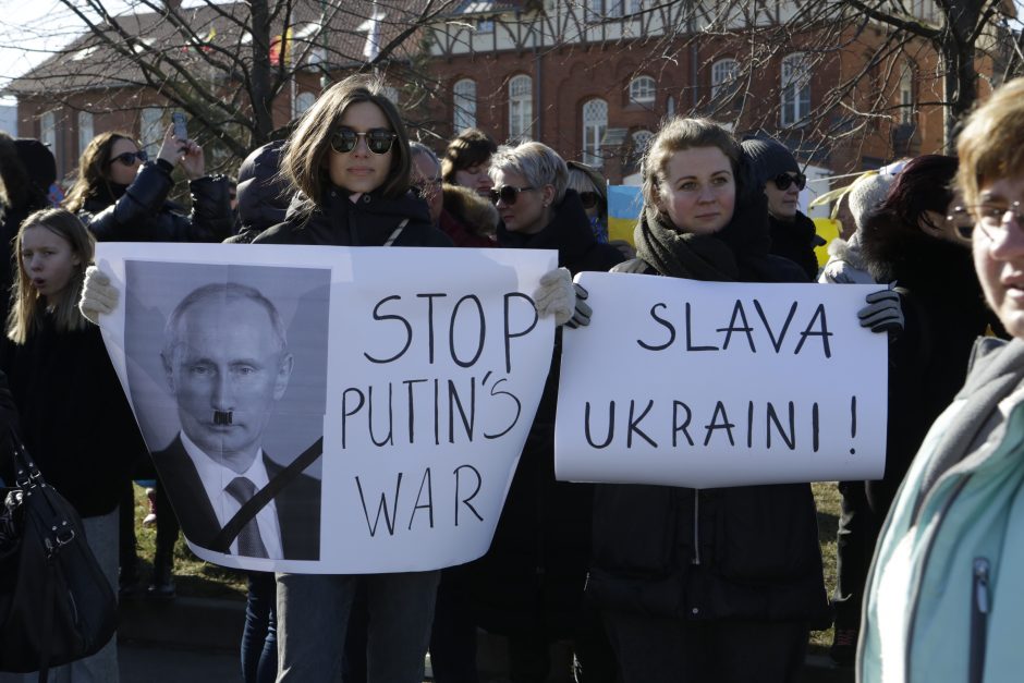 Klaipėdoje – moterų protestas prie Rusijos konsulato