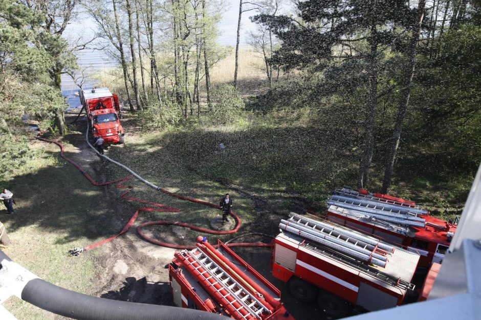 Kuršių nerijos gaisrą sutramdė gausios ugniagesių ir kariškių pajėgos