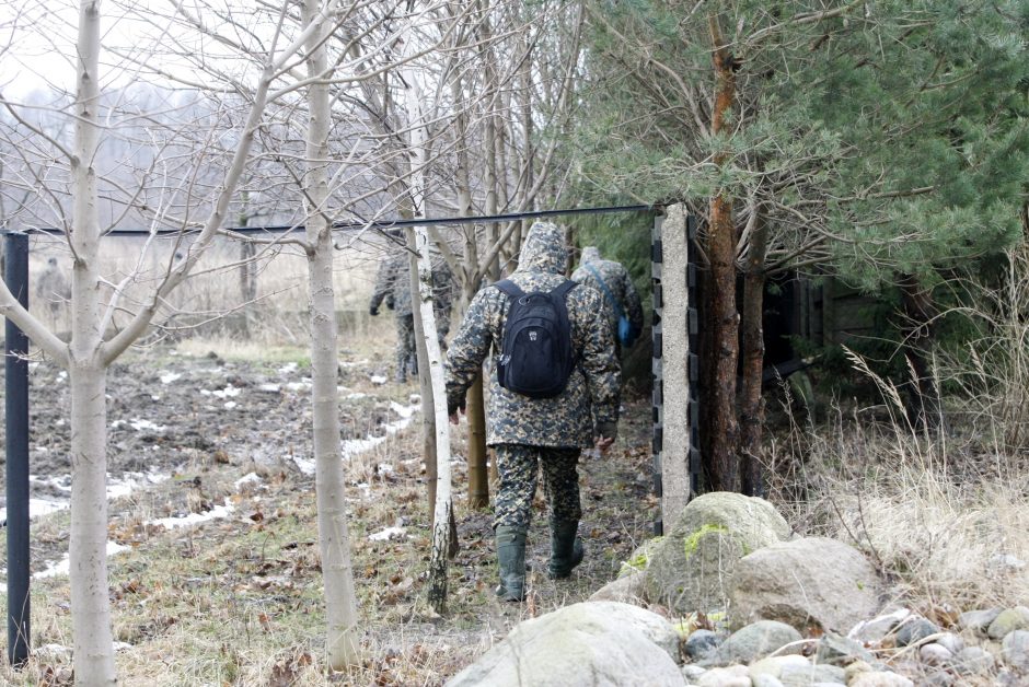 Būrys policininkų ir savanorių ieško dingusio vaikino