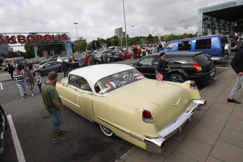 Pajūryje – amerikietiškų automobilių fiesta