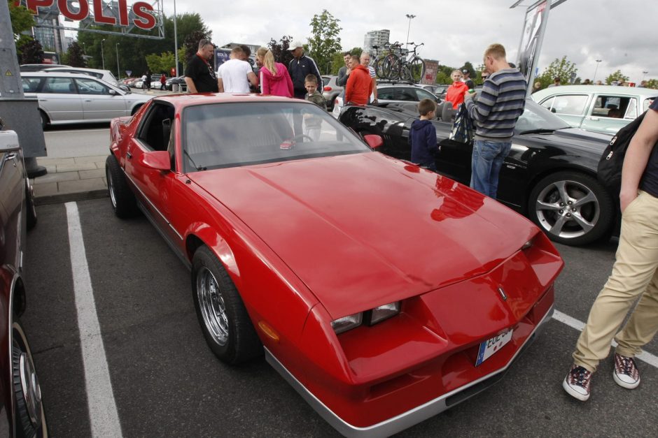 Pajūryje – amerikietiškų automobilių fiesta