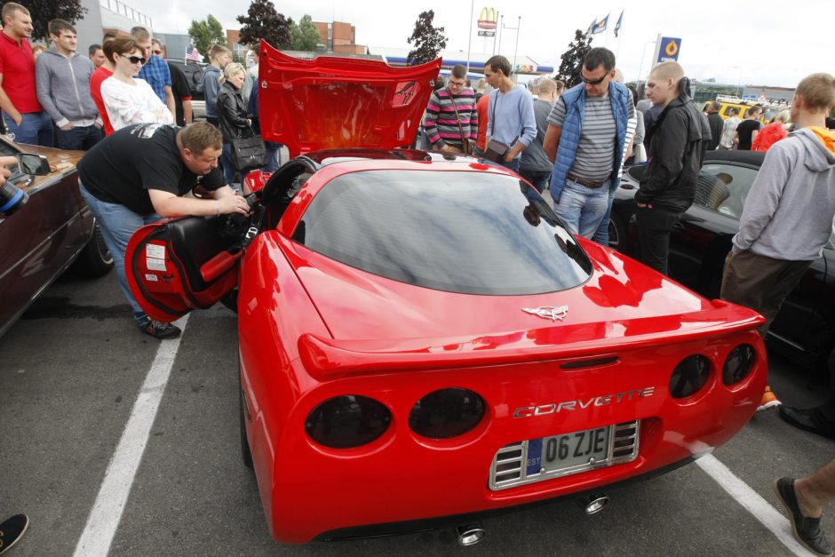 Pajūryje – amerikietiškų automobilių fiesta