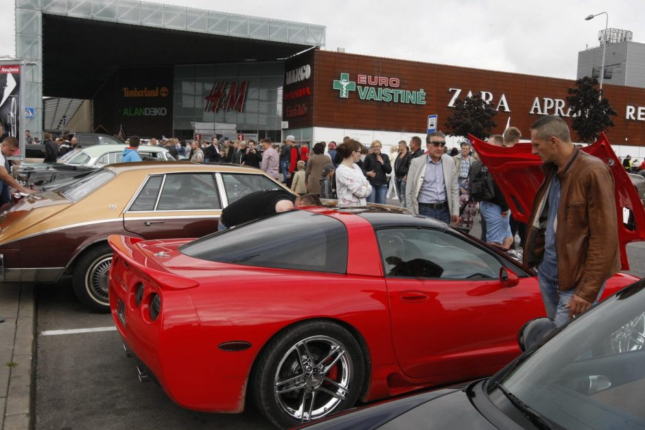 Pajūryje – amerikietiškų automobilių fiesta