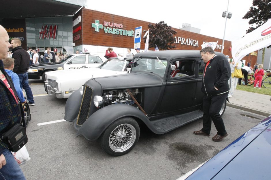 Pajūryje – amerikietiškų automobilių fiesta