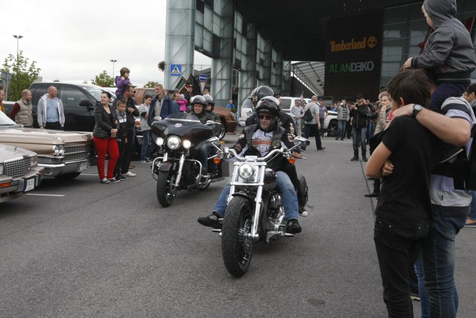 Pajūryje – amerikietiškų automobilių fiesta