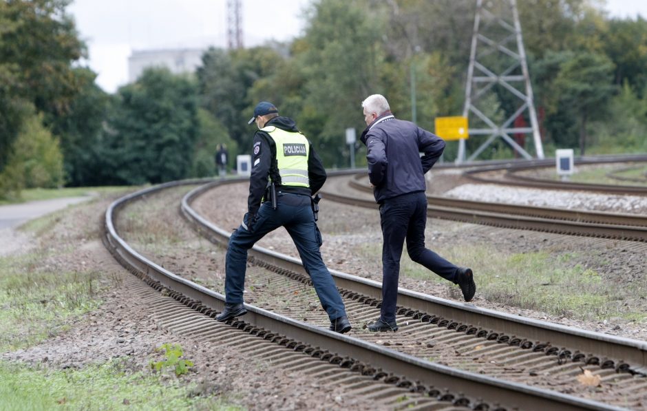 Klaipėdoje policininkai laukė prie geležinkelio: nutvėrė keturis pažeidėjus