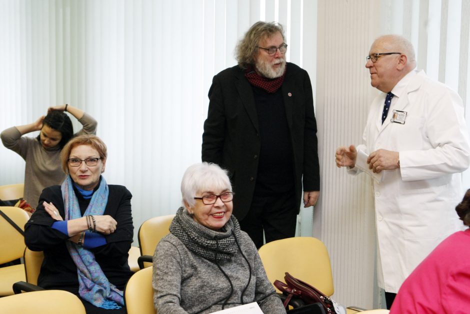 Klaipėdos jūrininkų ligoninės galeriją menininkai papuošė naujais darbais