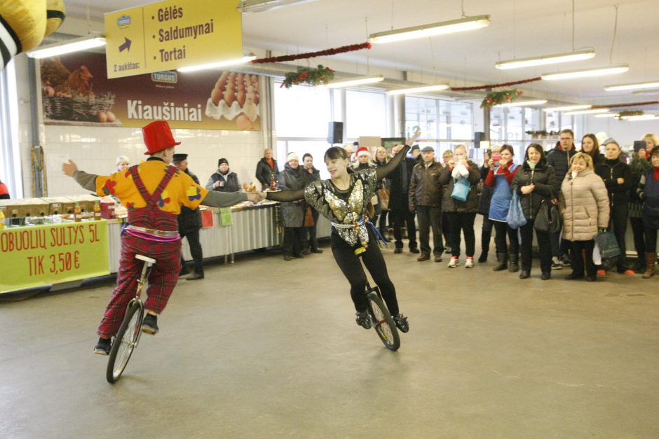 Klaipėdos Naująjį turgų sudrebino cirko artistai