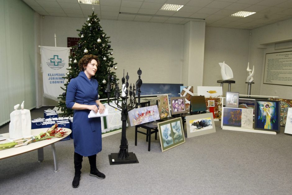 Klaipėdos jūrininkų ligoninės galeriją menininkai papuošė naujais darbais