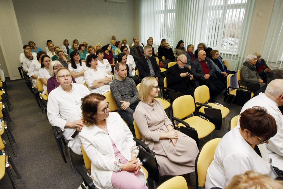 Klaipėdos jūrininkų ligoninės galeriją menininkai papuošė naujais darbais