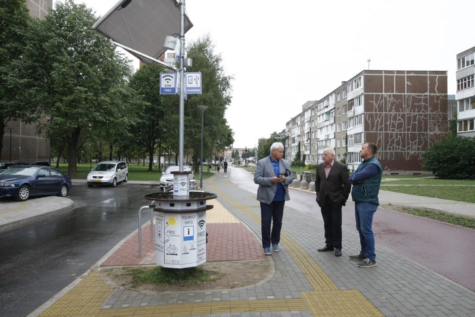 Įvertino atnaujintą Gedminų taką