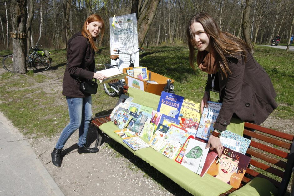 Uostamiestyje – važinėjantis knygų derlius