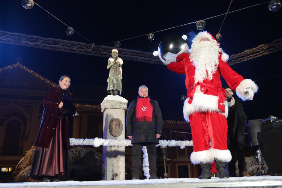 Klaipėdoje nušvito Kalėdų eglė (vaizdo įrašas)