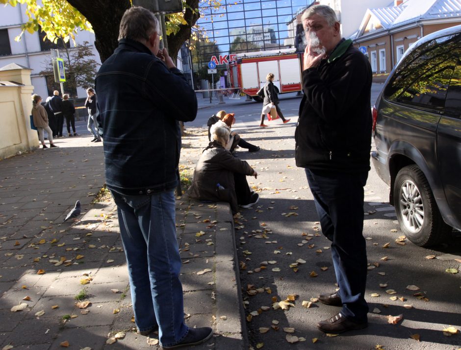 Pareigūnai sprogmenų Kauno „Akropolyje“ nerado, prekybos centras atnaujino darbą