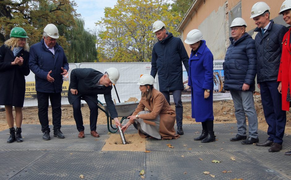 Zoologijos sodo rekonstrukcija: išgriauti voljerai, statybų pradžia ir atidarymo nuotaikos