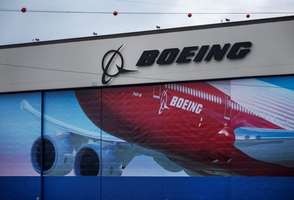 „Boeing“ ketina atsisakyti dar 7 tūkst. darbo vietų