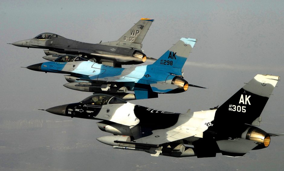 Žiniasklaida: Graikija planuoja perduoti Ukrainai 32 naikintuvus F-16