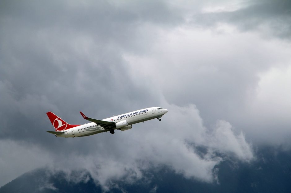 Skrydžio metu mirė „Turkish Airlines“ pilotas, lėktuvas leidosi avariniu būdu