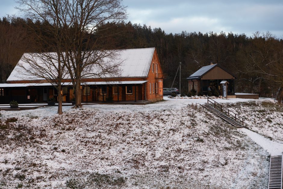 Buvusioje Merkinės skalbykloje atidarytas kepsnių restoranas: V. Radzevičius pasitiko svečius