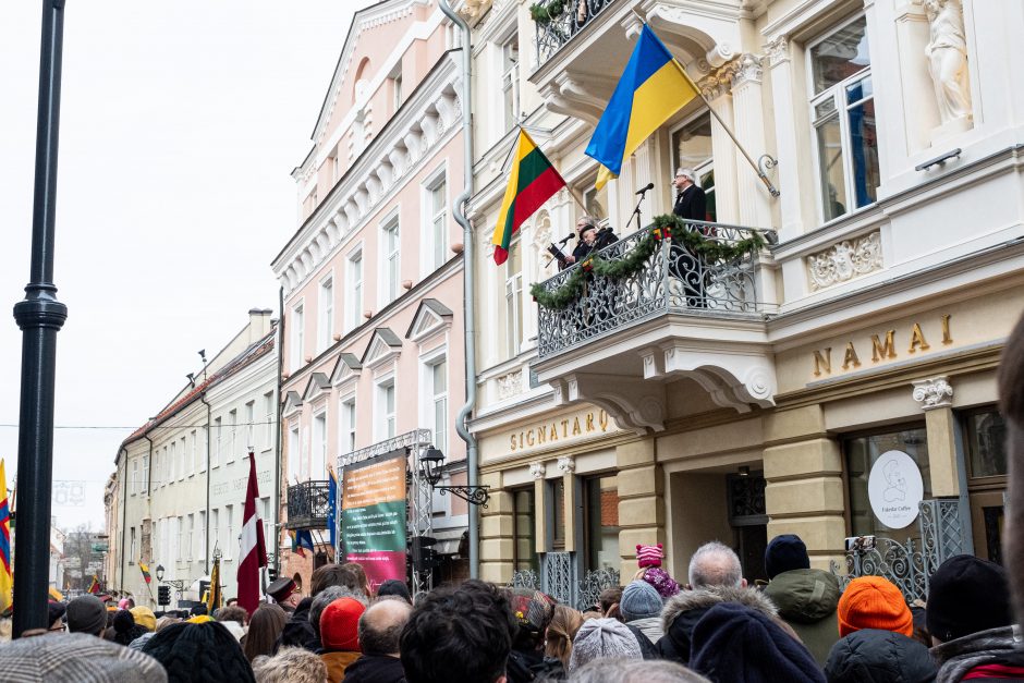 Prie Signatarų namų – kritikos strėlės valdžiai ir tylos minutė A. Navalnui