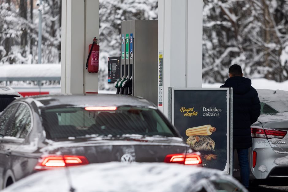 Degalų verslas mato neigiamą didesnių akcizų poveikį, ekonomistai – labiau teigiamą