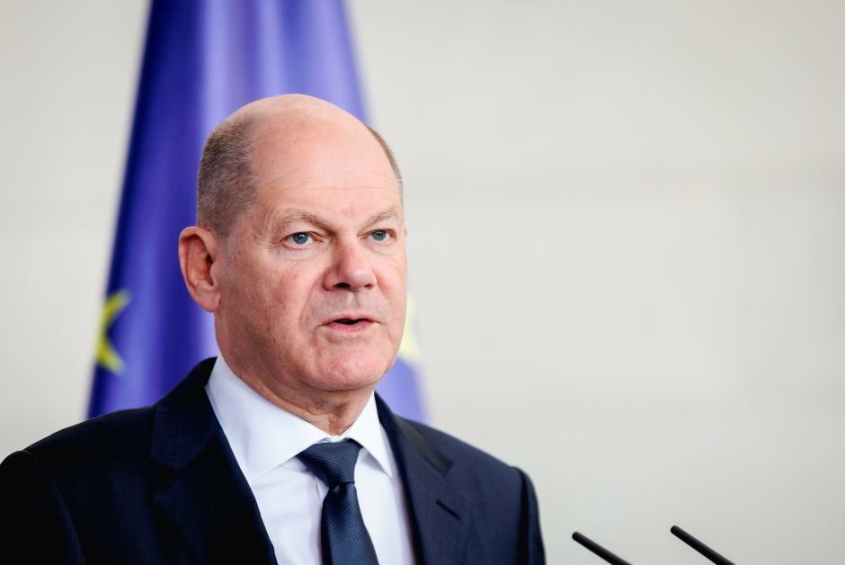 O. Scholzas pasmerkė išpuolį prieš europarlamentarą: tai kelia grėsmę demokratijai