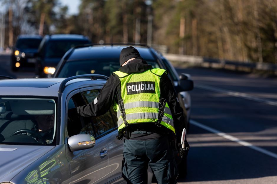 Ilgasis Vėlinių savaitgalis: kur bus sustiprintas policijos patruliavimas?