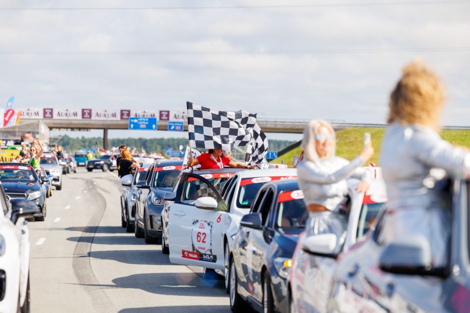 „108 km Moterų iššūkio“ lenktynių startas