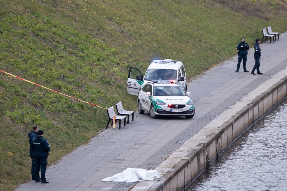 Artimasis patvirtino – Neryje rastas 17-mečio lavonas, bet taškas istorijoje dar nepadėtas