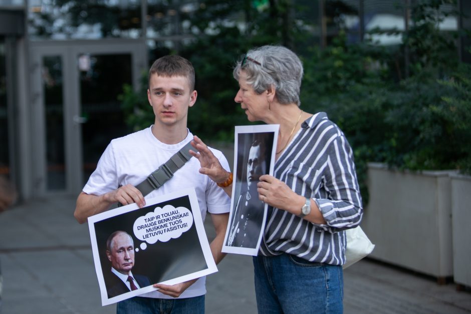 A. Bužinskas K. Škirpai skirtos atminimo lentos pakabinimą vadina vandalizmu: kreipsimės į policiją